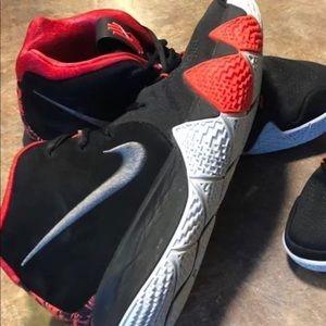 Nike Kyrie 4